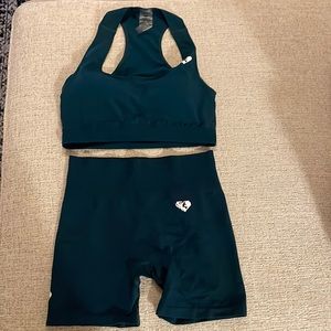 Womens Best MOVE SEAMLESS SHORTS/SPORTSBRA SET